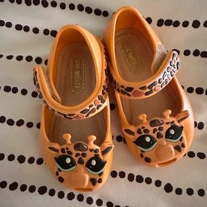 Adorable giraffe mini Melissa shoes